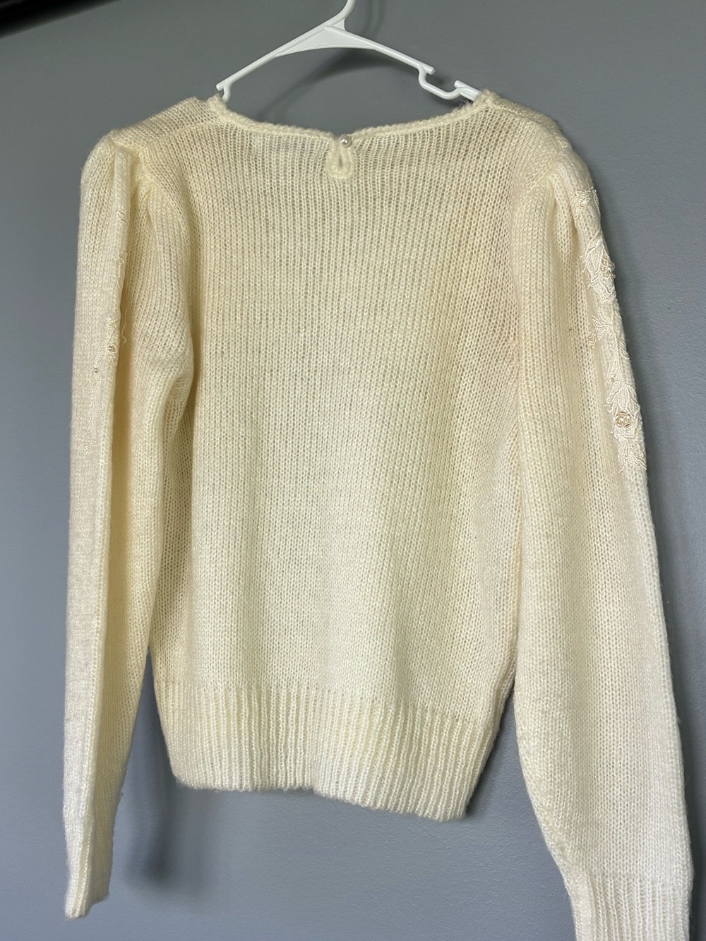 Vintage Dana Ashley Sweater lace beaded cream shoulder pads size M 80’s - Picture 2 of 8